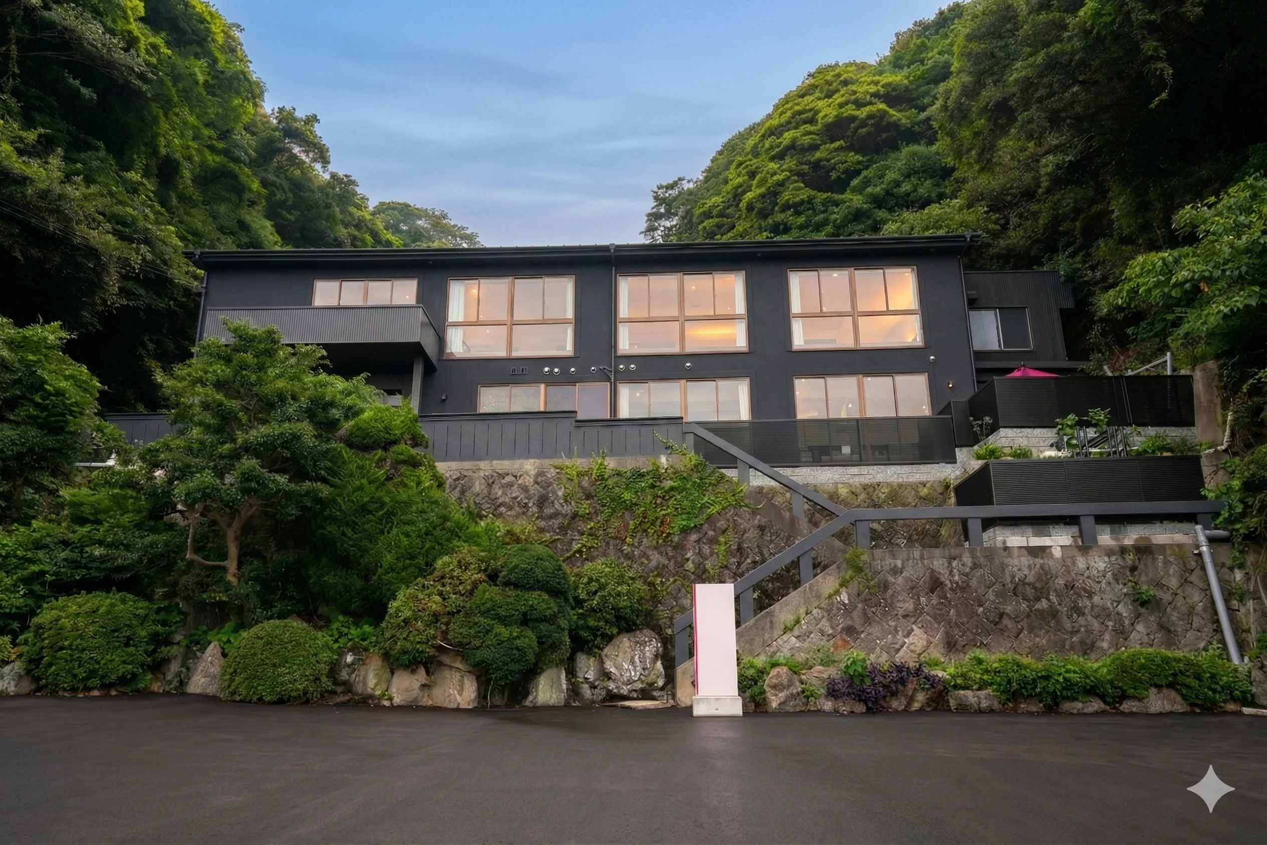 THE BLESS AWAJI — 淡路島の隠れ家