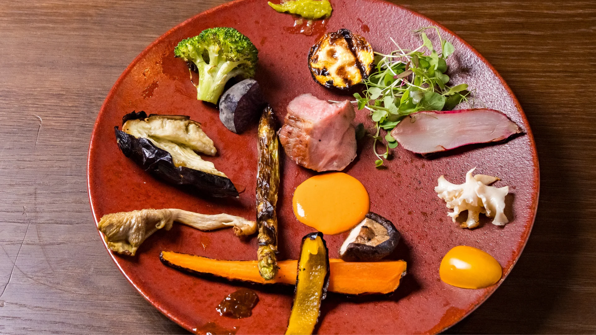 薪火のプレート料理