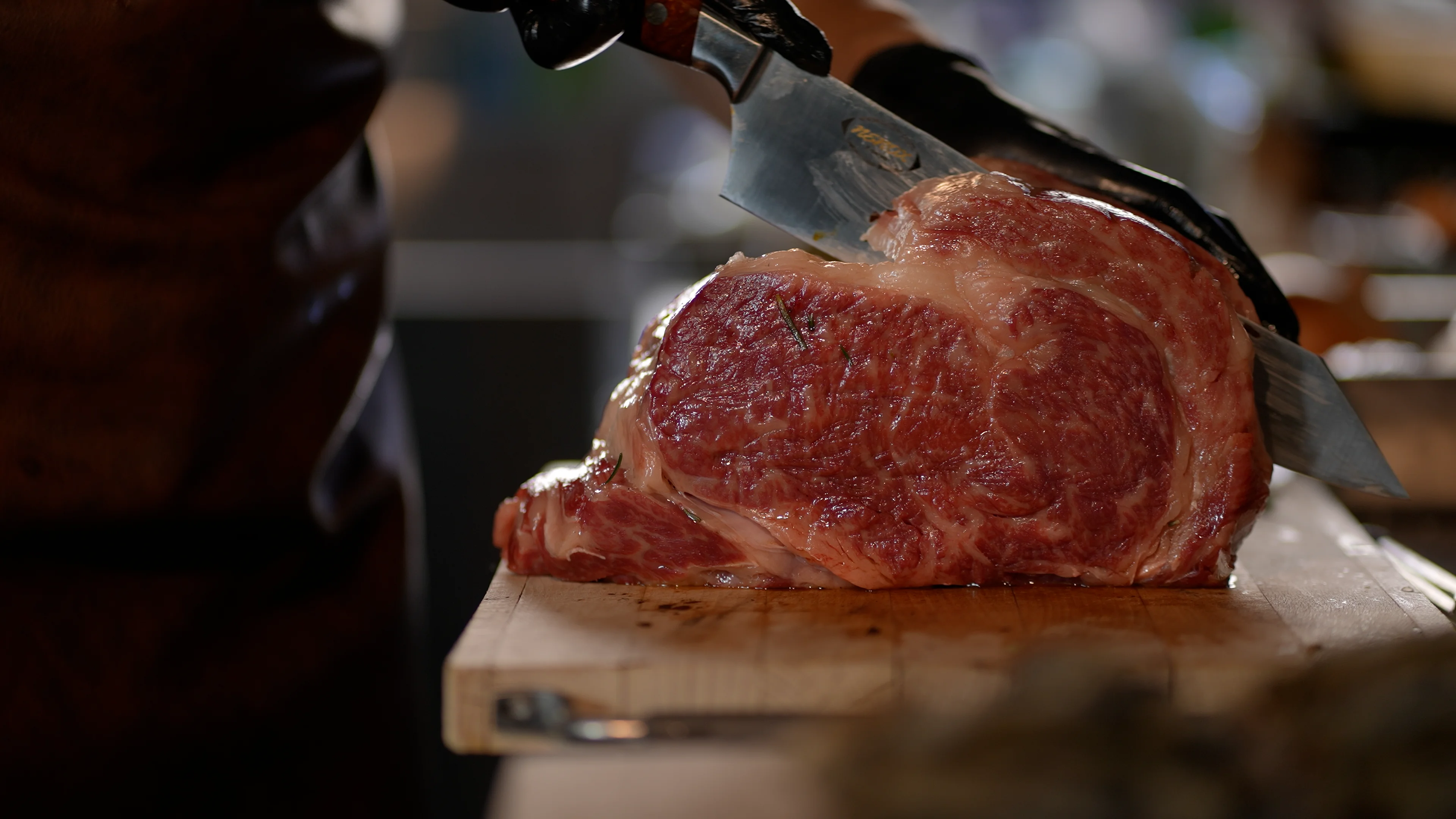 THE BLESS AWAJI — 肉料理